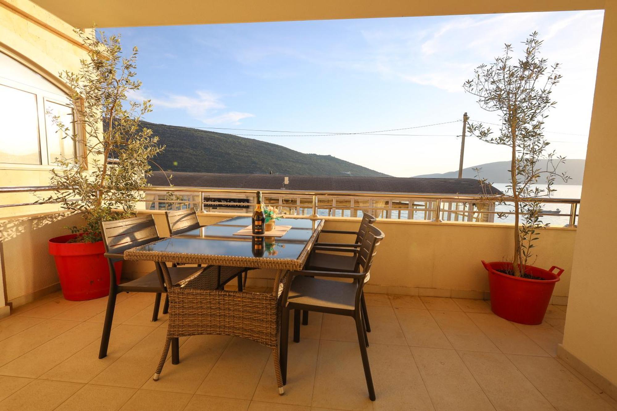 Apartments Milanovic Herceg Novi Eksteriør billede